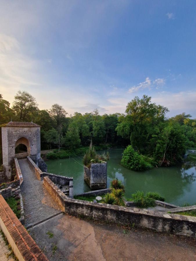Chambres du Pont de la Légende Sauveterre-de-Bearn Exterior foto